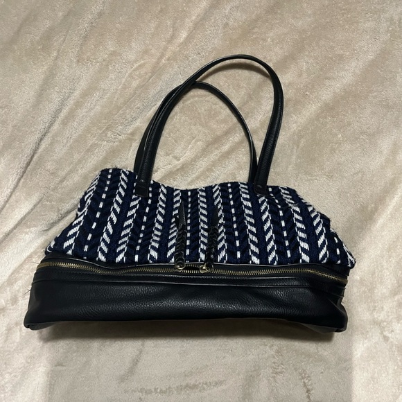 Lulu’s Briley Navy Blue and Black Woven Tote Bag Travel Bag Carry on - Picture 11 of 12
